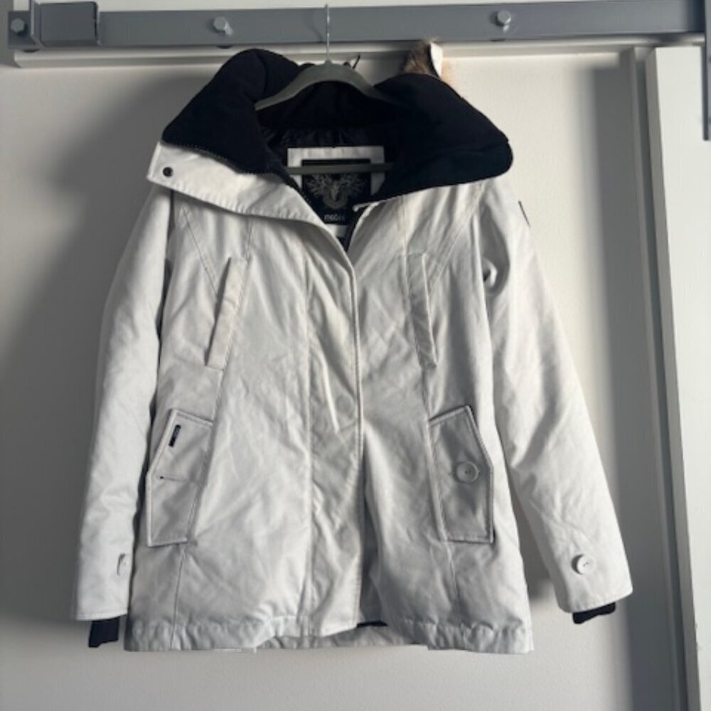 Nobis Luna Parka In white no hood size L